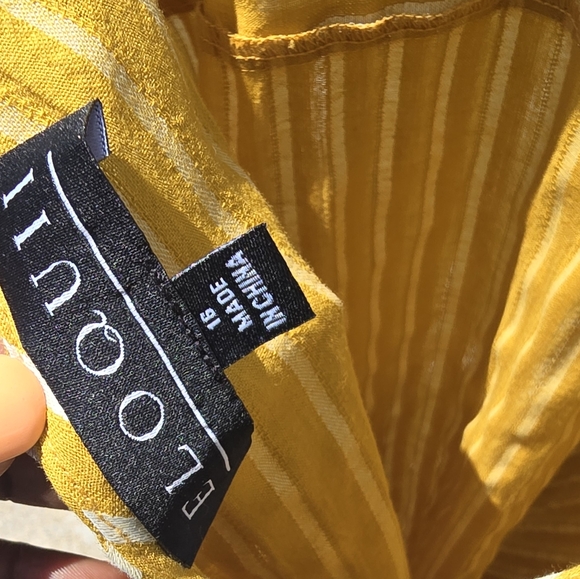 Ruffled Plus Size Top - Picture 4 of 6